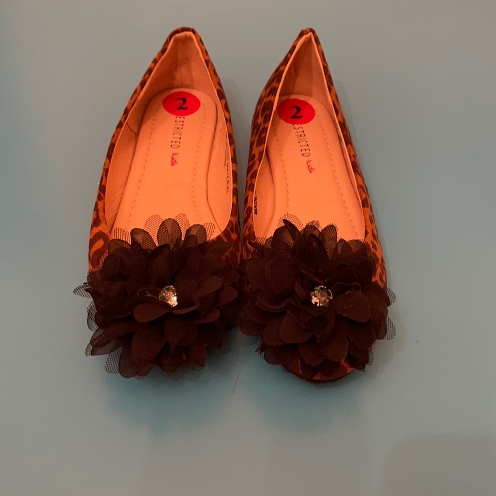 Restricted Kids Girls Dress Shoes Size 2